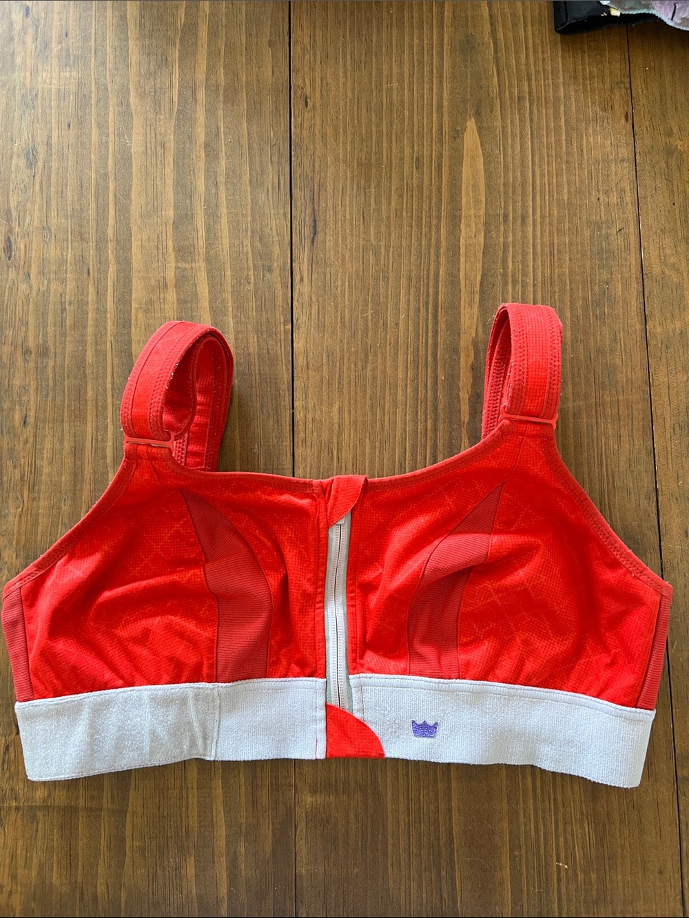 SHEFIT LUXE Red and gray High-Support Front-Zip Sports Bra